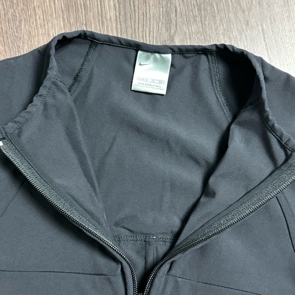 Nike Vest - Picture 3 of 7